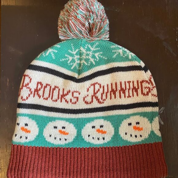 Brooks Running Snowman Hat with Pom Pom. Beanie. Warm - Picture 2 of 4